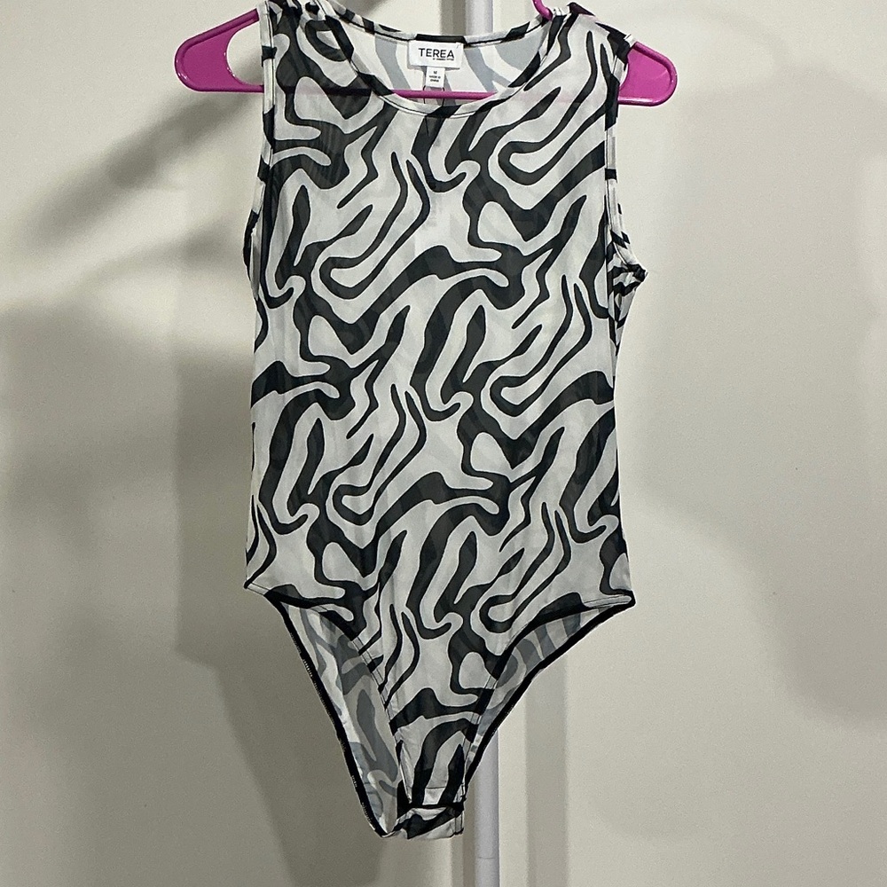 🍒 Terra Black and White Swirl Bodysuit